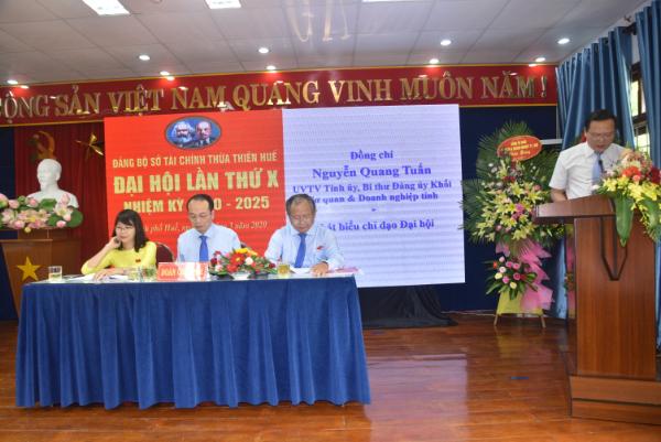 Đồng chí Nguyễn Quang Tuấn - Ủy viên Ban Thường vụ Tỉnh ủy, Bí thư Đảng ủy Khối Cơ quan và Doanh nghiêp tỉnh chỉ đạo tại đại hội